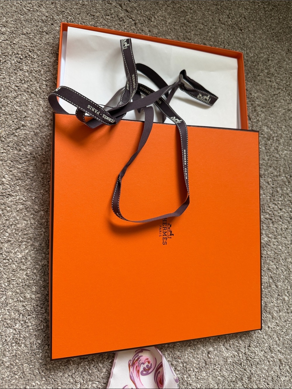 Hermes Emile et Une Nuit scarf 90, 100% silk, NEW, Rose Thé / Vert / Prune - Picture 10 of 11